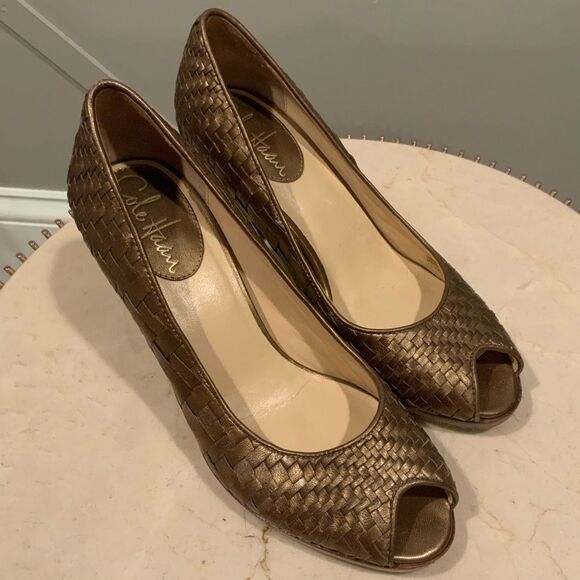 Cole Haan Gold Heeled Metallic Woven Leather Peep Toe Woman’s Pumps Size 6 - Picture 7 of 11